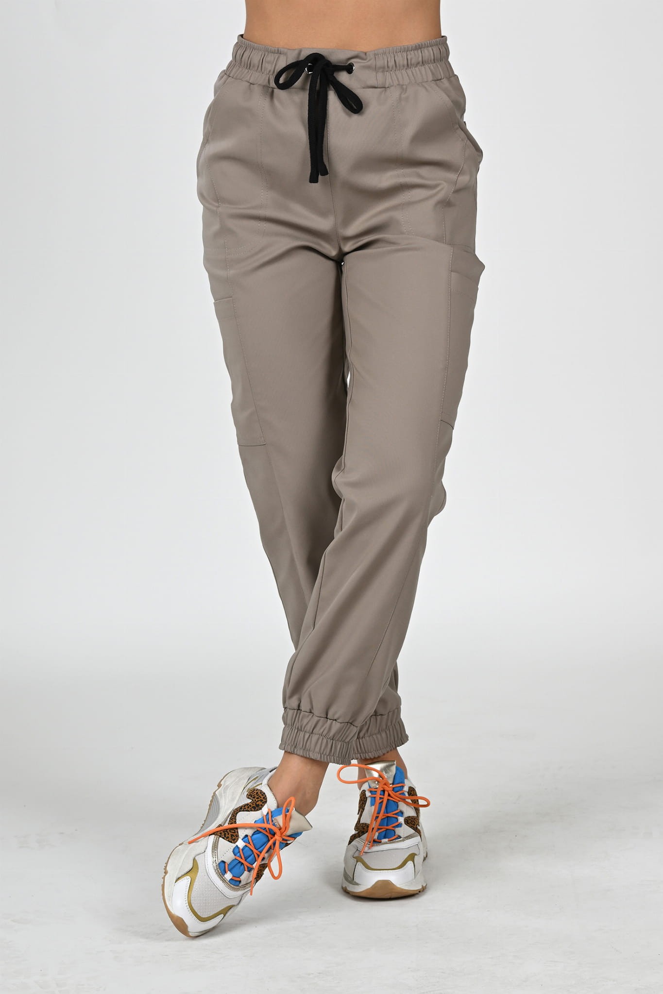 Joggery medyczne damskie