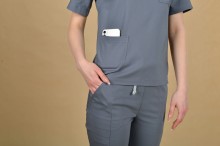 Bluzka medyczna damska. Scrubs moda.
