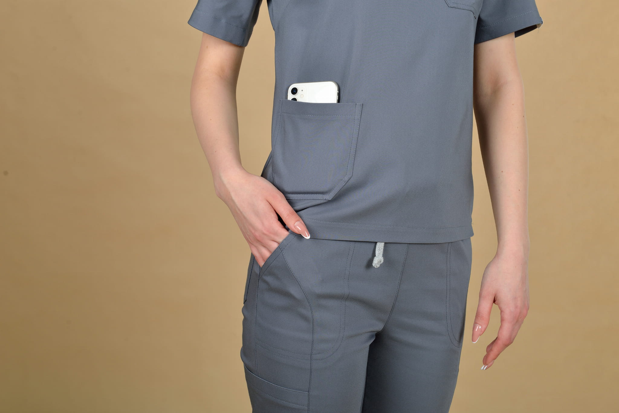 Bluzka medyczna damska. Scrubs moda.