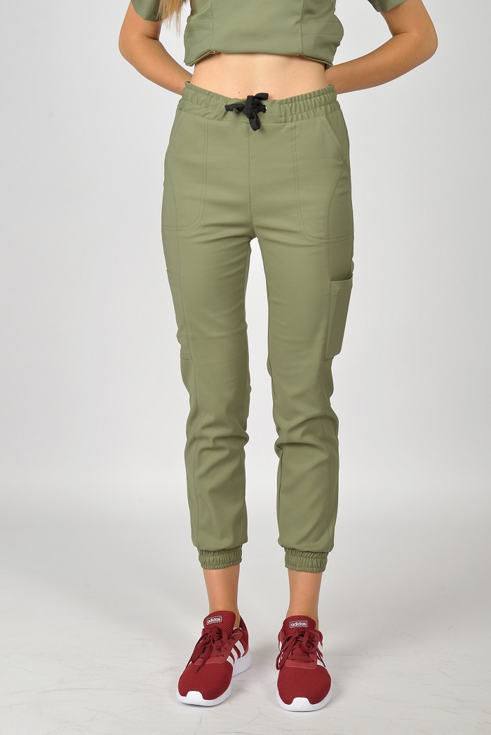 Rekomendacje odzieży medycznej dla różnych specjalizacji medycznych na podstawie produktów flowmed